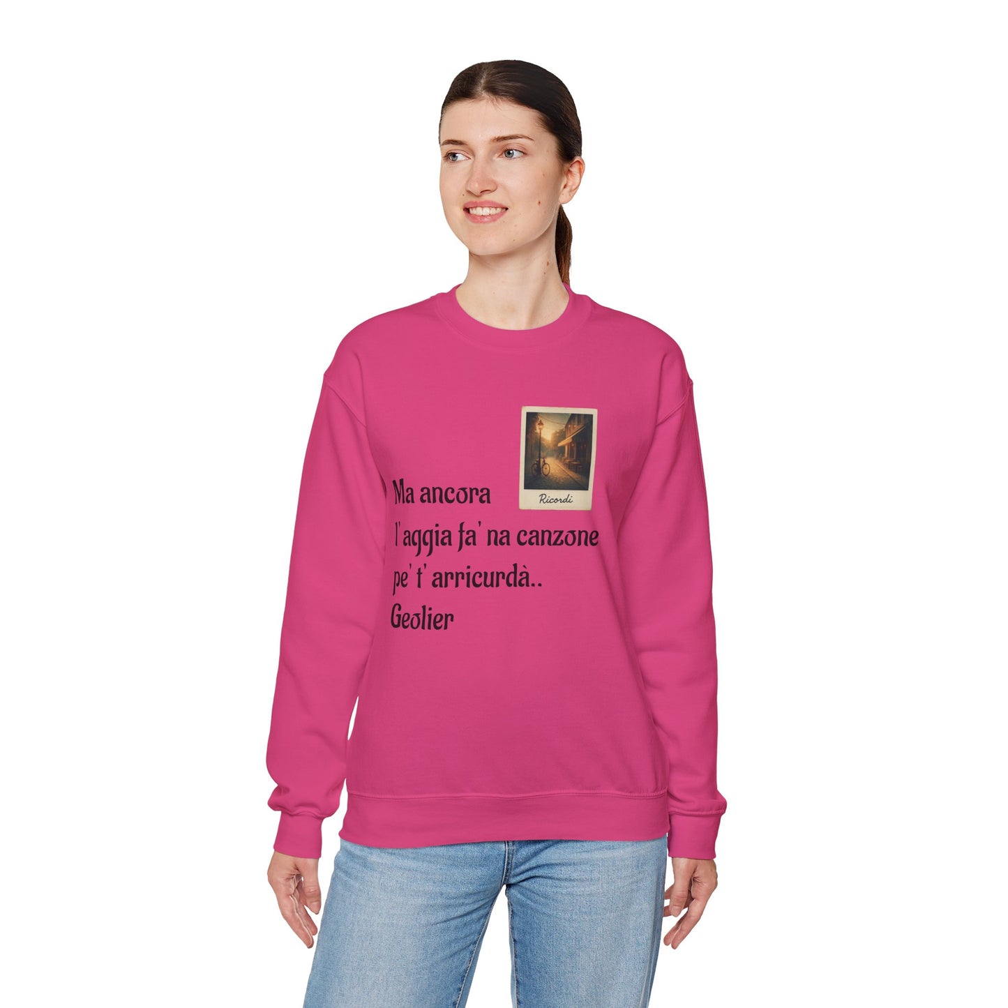 FELPA CIT.GEOLIER - Italian Lyric Crewneck Sweatshirt – "Ma ancora l’aggia fà' na canzone"