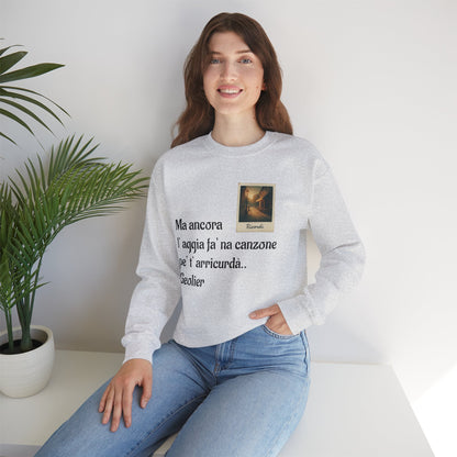 FELPA CIT.GEOLIER - Italian Lyric Crewneck Sweatshirt – "Ma ancora l’aggia fà' na canzone"