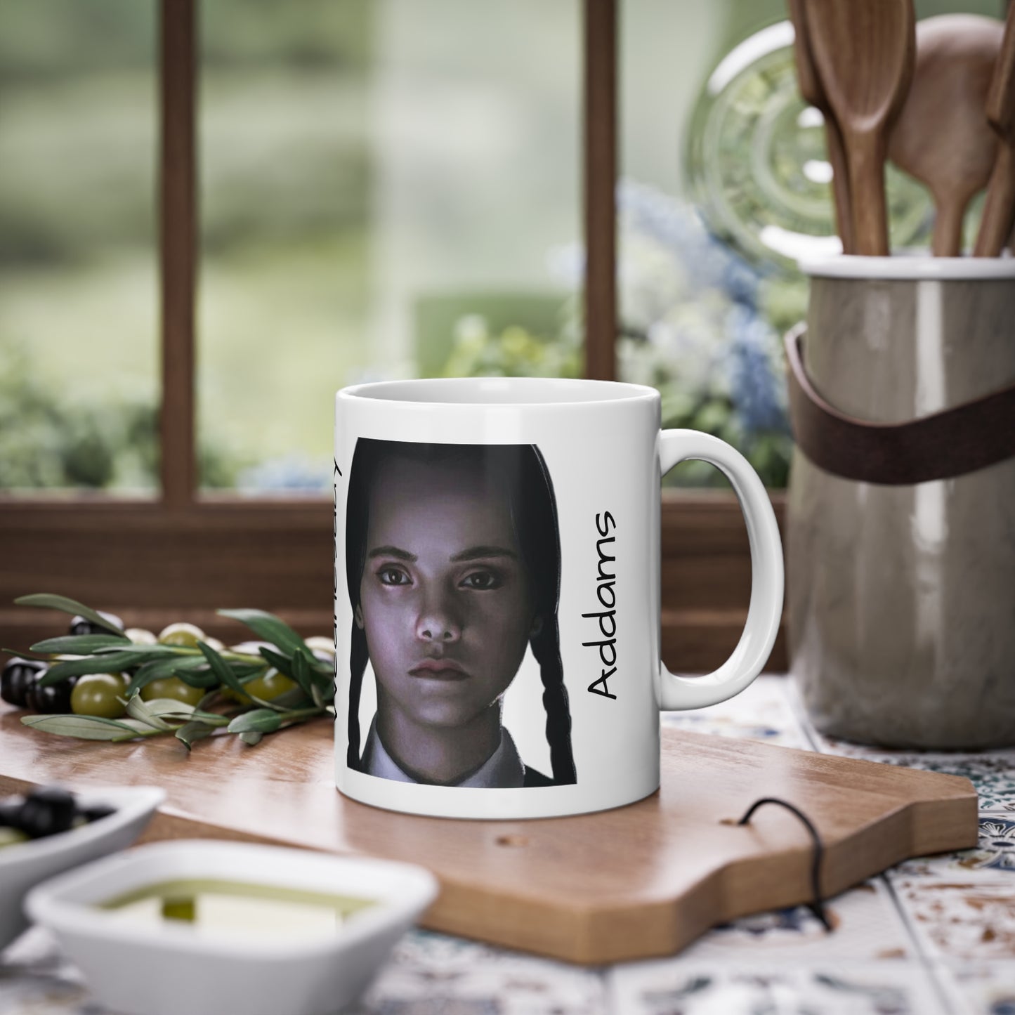 Tazza Wednesday Addams Portrait Mug — Gothic Retro Character Coffee Cup