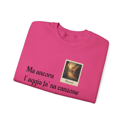 FELPA CIT.GEOLIER - Italian Lyric Crewneck Sweatshirt – "Ma ancora l’aggia fà' na canzone"