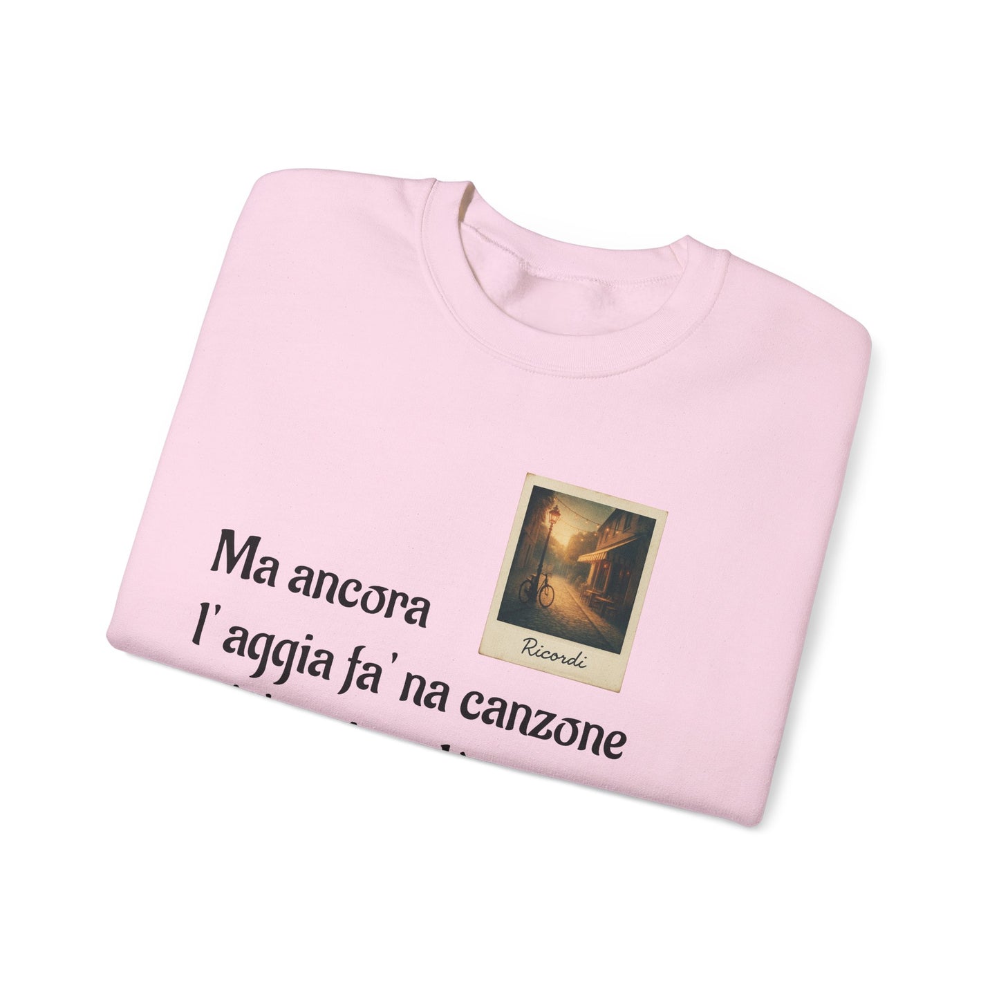 FELPA CIT.GEOLIER - Italian Lyric Crewneck Sweatshirt – "Ma ancora l’aggia fà' na canzone"